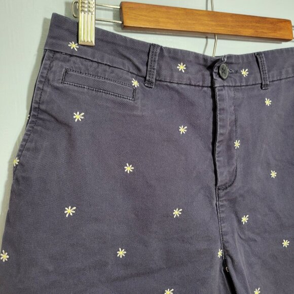 Croft & Barrow Stretch Size 8 Navy Blue Embroidered Daisy Chino Bermuda Shorts - Picture 5 of 10